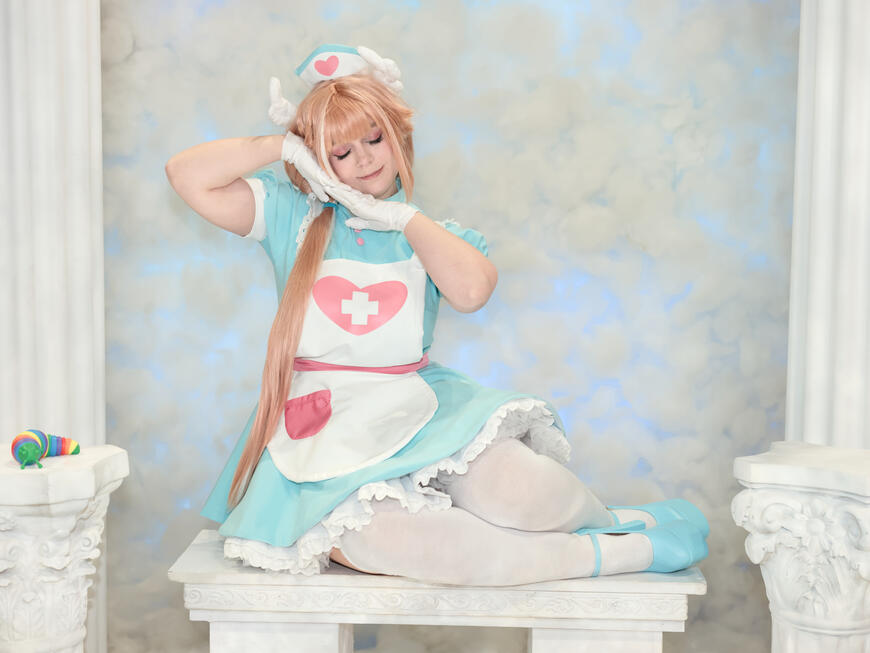 Captain Julibee PillowDear Cosplay. Cosplayer: https://julibeecosplay.carrd.co/
